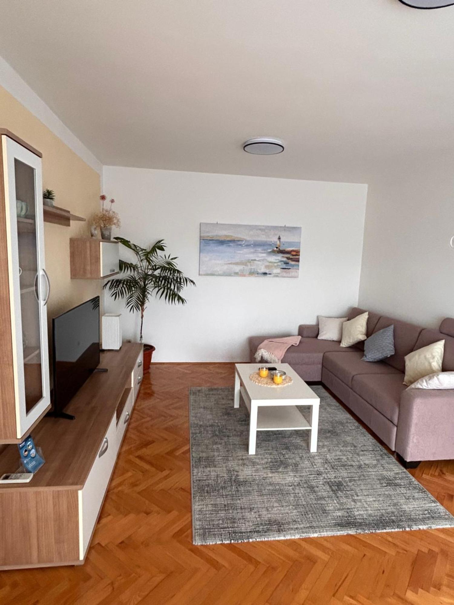 Apartments Marina Sveti Filip i Jakov Exteriör bild