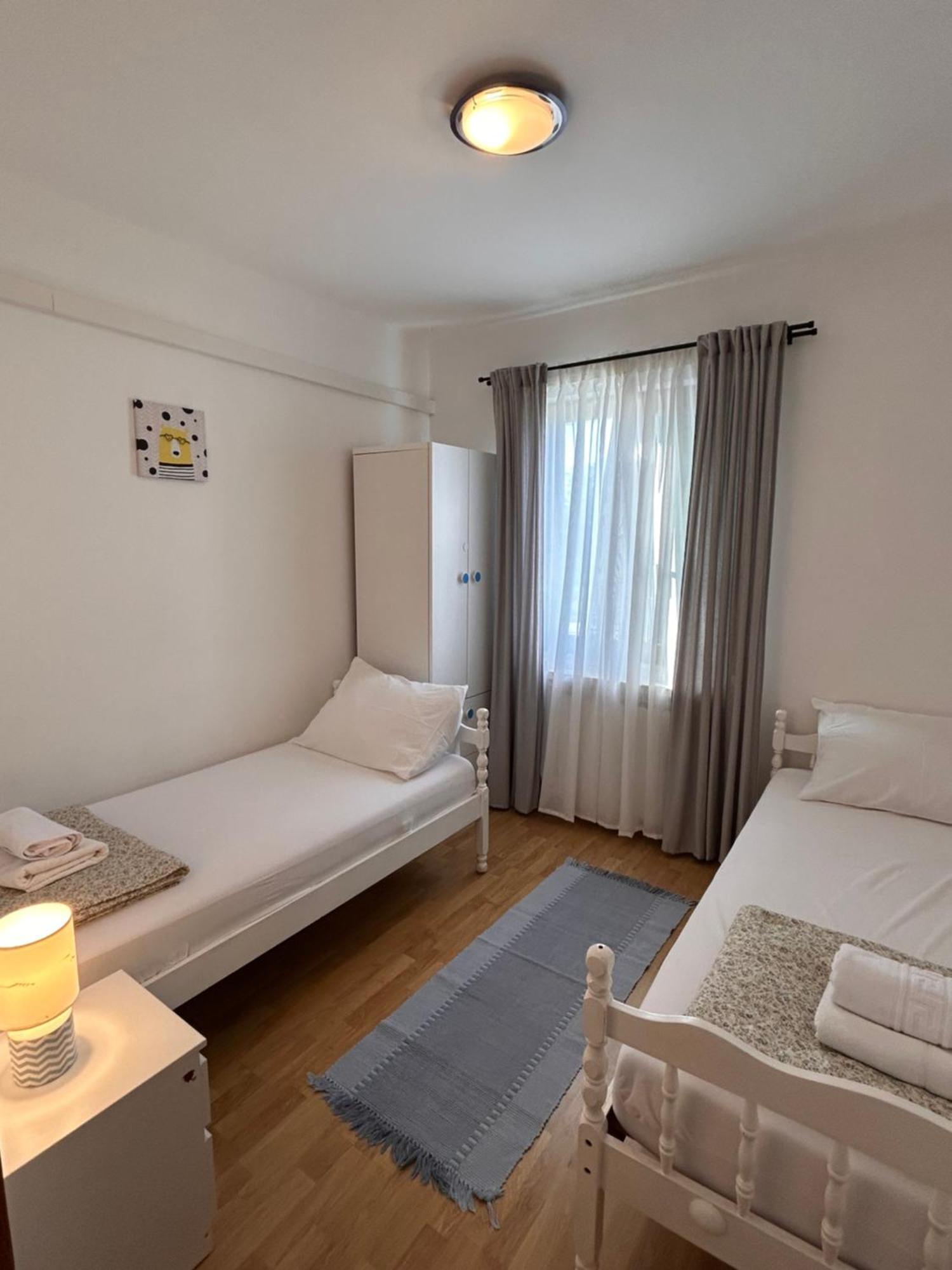 Apartments Marina Sveti Filip i Jakov Exteriör bild