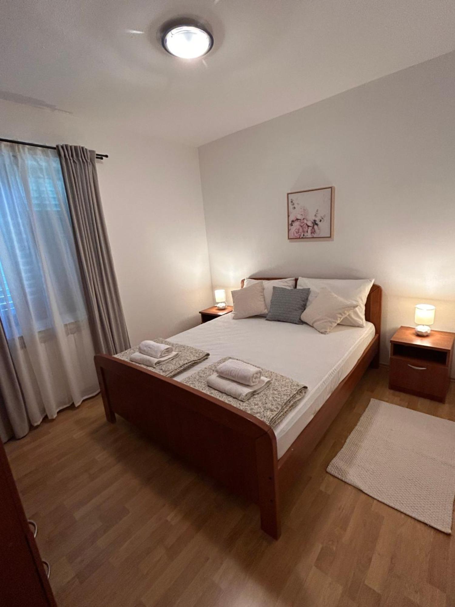 Apartments Marina Sveti Filip i Jakov Exteriör bild