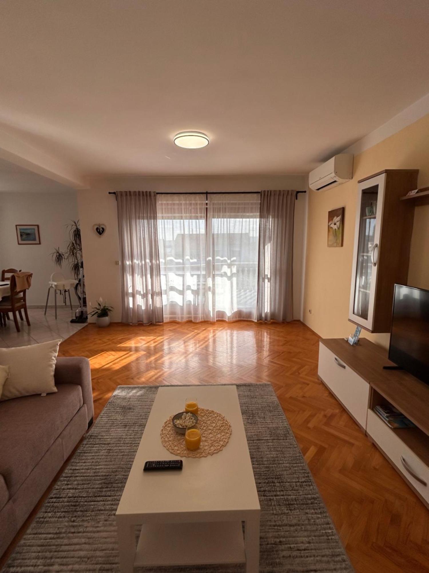 Apartments Marina Sveti Filip i Jakov Exteriör bild